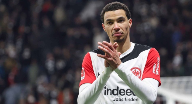 Chelsea Nhận Giá 100 Triệu Euro Cho Hugo Ekitike Từ Frankfurt